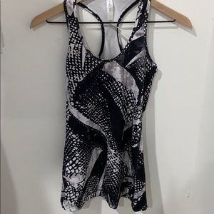 Black/white printed Lululemon tank top